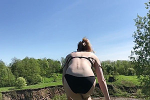 teen 18+ masturbate and pee near the river